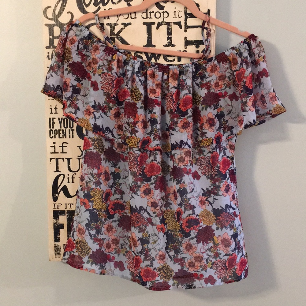 Manguun Floral Blouse Thin Strap & Drop Shoulder